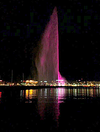 Jet d'eau fuchsia à Genève © DR