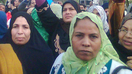 Manifestation d'ouvrières à Mehallah, « berceau » de la révolution égyptienne.