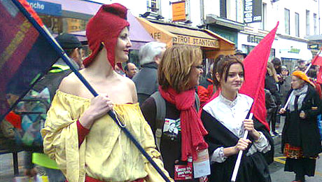 Manifestation du 18 mars 2012, rue du Faubourg-Saint-Antoine (XIIe). © Rafael Flepp