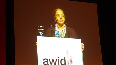 L'économiste indienne Gita Sen, lors de la session d'ouverture du Forum Awid le 19 avril. © Rosie Westerveld