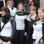 Devant la Bourse du travail à Paris, le 5 avril 2012.