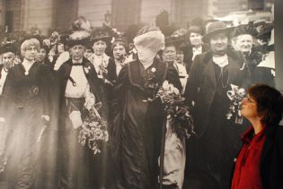 Lire la suite à propos de l’article 150 ans de féminisme en images