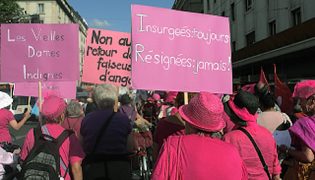 Lire la suite à propos de l’article En Suisse, du violet et du fuchsia pour l’égalité des droits
