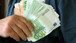 Lire la suite à propos de l’article Trafics de femmes, flux financiers et mondialisation