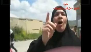 Lire la suite à propos de l’article En Syrie, les femmes font ce que les journalistes ne peuvent plus faire
