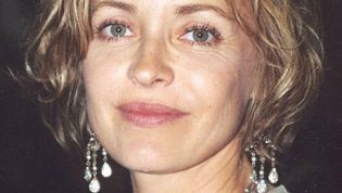 Lire la suite à propos de l’article Fanny Cottençon : « La sélection de Cannes ignore trop souvent les films de femmes »