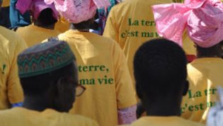Lire la suite à propos de l’article Accaparement des terres : les femmes en première ligne