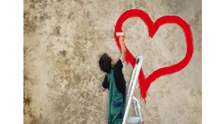 Lire la suite à propos de l’article Le jour où la France a légalisé le « consentement » sexuel des enfants