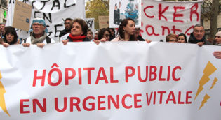 Lire la suite à propos de l’article Des dizaines de milliers de professionnel.les de la santé publique dans la rue