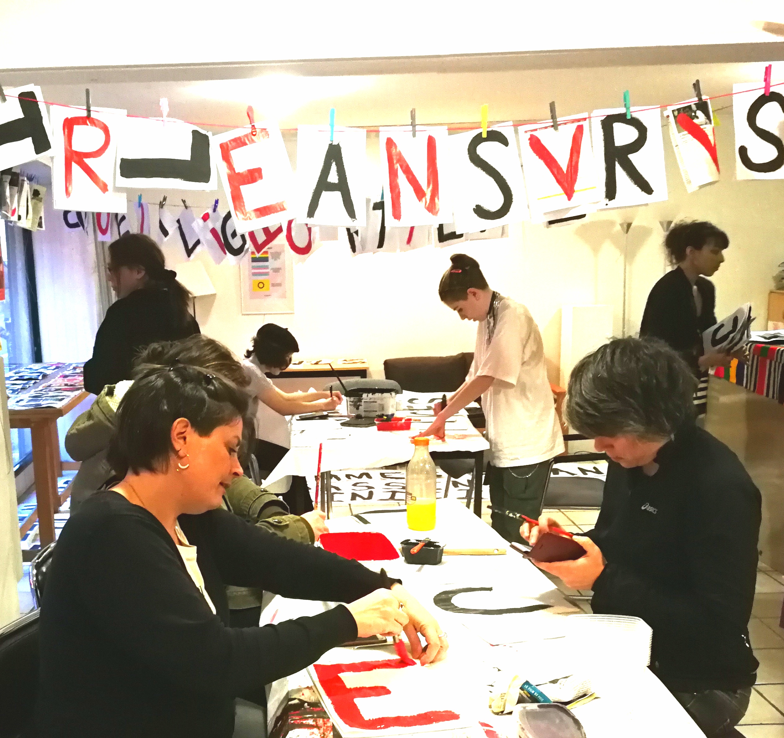 You are currently viewing Roselyne Rollier : « toutes celles qui font un bout de chemin à la maison des femmes de Montreuil se transforment en combattantes »