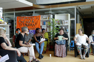 Lire la suite à propos de l’article Les femmes des quartiers : otages entre l’extrême droite et l’indigénisme