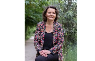 Lire la suite à propos de l’article Eva Sas  : « Ce que propose la NUPES, c’est de créer des commissions de contrôle salarié·es dans les entreprises »