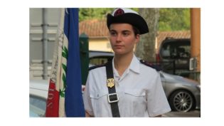 Lire la suite à propos de l’article Eline Quédé, lycéenne porte-drapeau au défilé des Champs-Elysées du 14 juillet