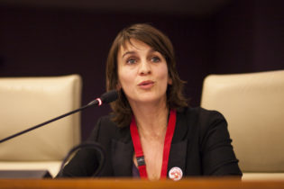 Lire la suite à propos de l’article Clémence Pajot : « les 7, 8, 9 octobre nous organisons un grand Festival féministe, l’occasion de fêter nos 50 ans »