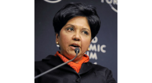 Lire la suite à propos de l’article Indra Nooyi, une femme d’affaires ambitieuse et altruiste