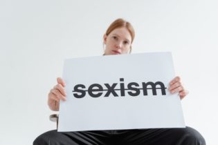 Lire la suite à propos de l’article la cause de ces violences est la culture patriarcale, tellement constitutive de notre éducation
