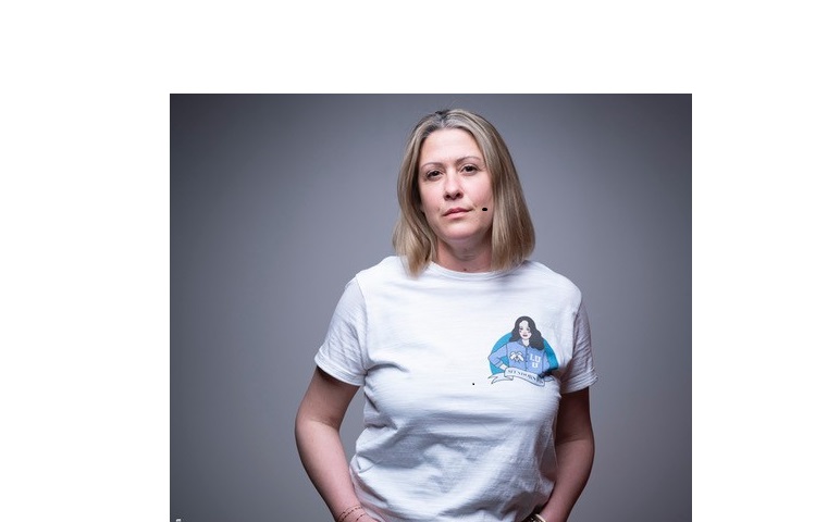 You are currently viewing Caroline Darian : “Il faut sortir ces femmes et ces enfants de cette camisole chimique”
