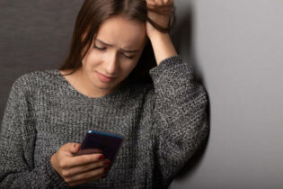 Lire la suite à propos de l’article Du cyber-harcèlement à l’agression sexuelle, il n’y a qu’un passage à l’acte