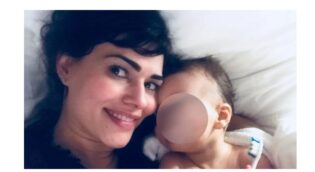 Lire la suite à propos de l’article Pegah Hosseini : « un féminicide c’est aussi d’arracher un bébé de 6 mois à sa maman » 
